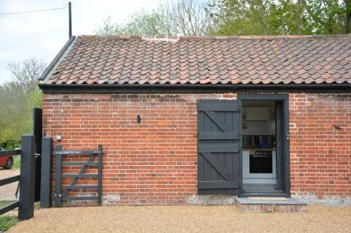 Spexhall Barns - Image 1