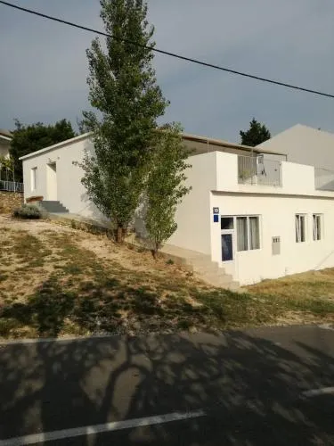 House Zara - Image 1