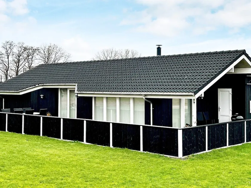Modern Holiday Home in Storvorde With a Whirlpool - Image 1