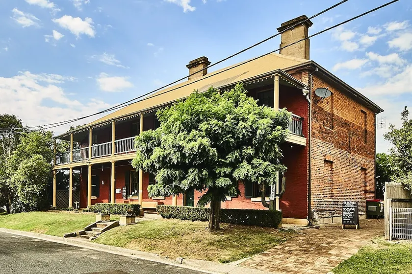 The Old Victoria - Image 1