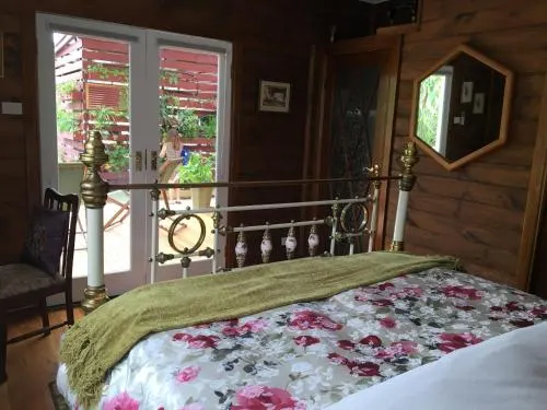 Callemondah House B&B - Image 1
