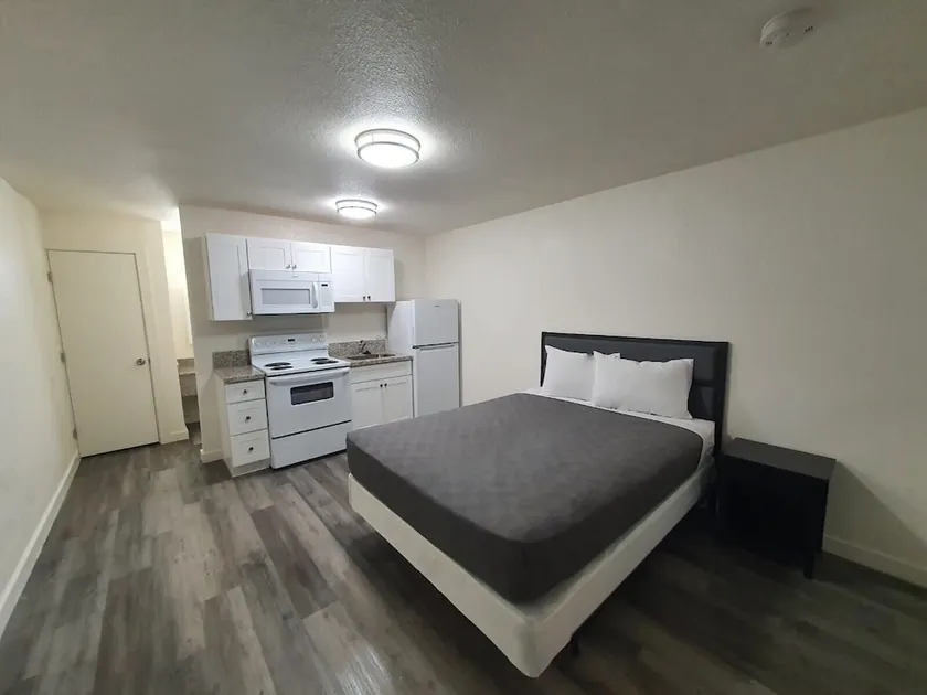 A VICTORY INN & SUITES - NORTH PHOENIX - Image 1