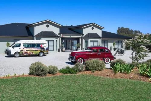 AJ's Mudgee Guesthouse - Image 1