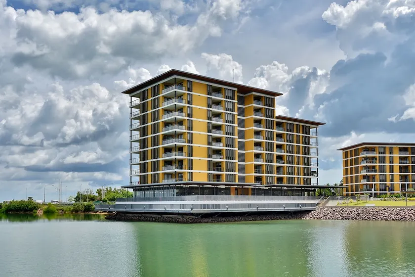 Waterfront Pearl Suite 2 Bed Luxury Apt - Image 1