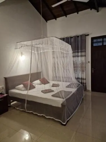 Hiru Resort Inn Unawatuna - Image 1