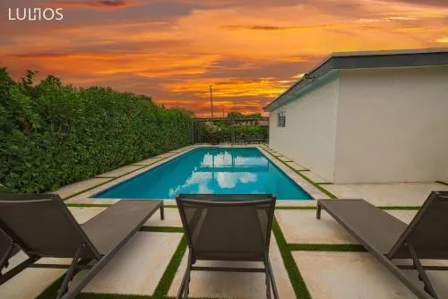 Modern home*Heated Pool, Basketball and Mini Golf - Image 1