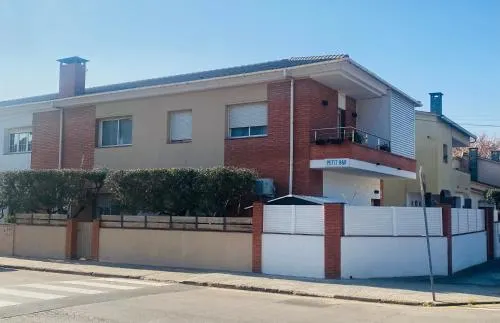 El Petit Bed & Breakfast - Image 1