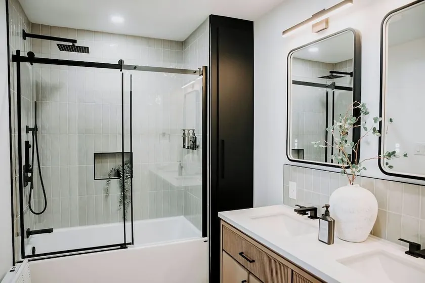 Hotel M2 - Image 1
