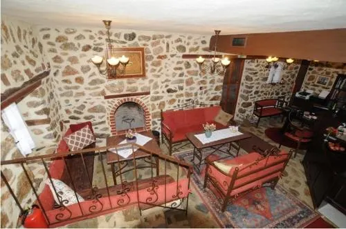 Aposkepos Hotel - Image 1
