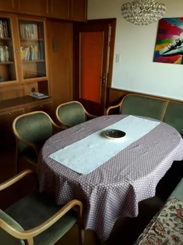 Walnut Tree House - Image 1