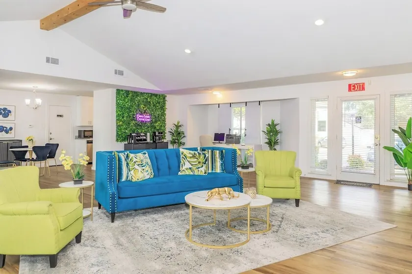 Landing Incredible 1bd, Pool, Tennis Court - Image 1