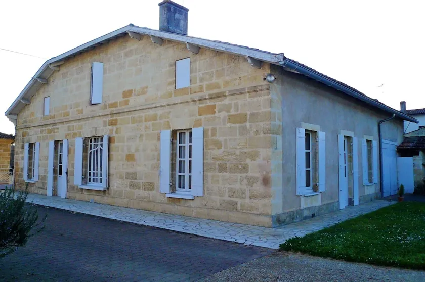 Holiday Home Rue Paul Bert - Image 1