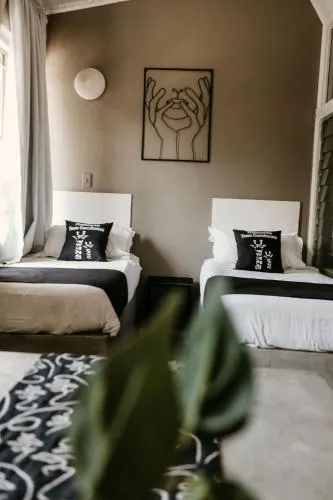 African Lily Lodge - Image 1