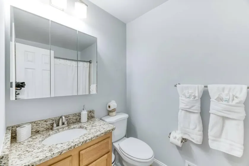 3BR Modern Home w Pool Sunroom National Harbor - Image 1