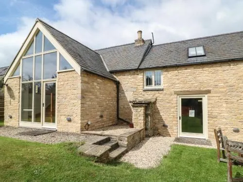 Malt Barn Holiday Home with 7 Bedrooms Hot… - Image 1