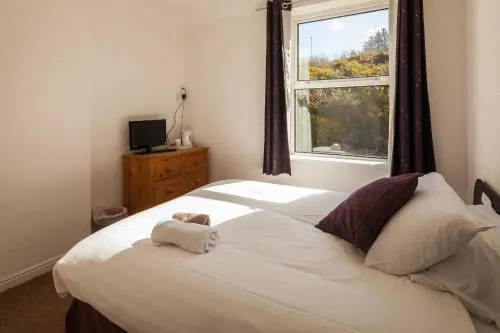 Seaview Hotel - Image 1