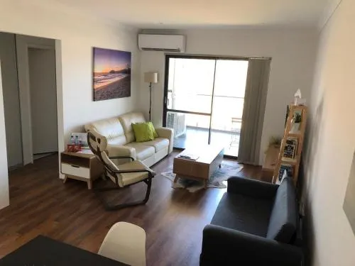 Perth Apartment - Image 1