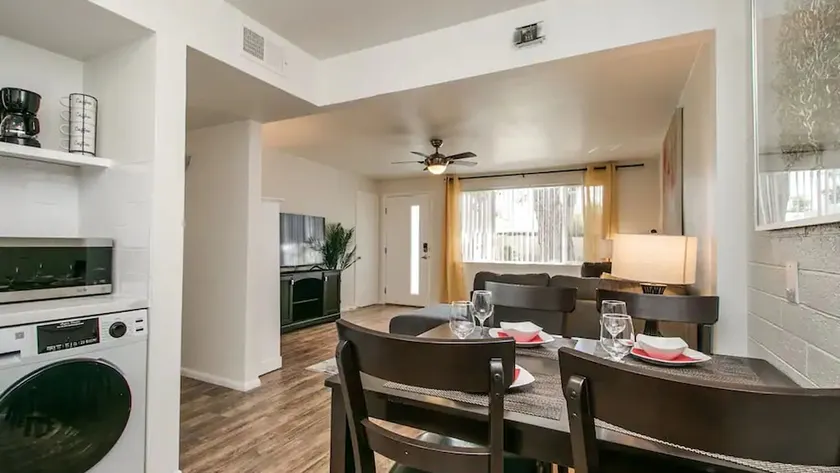 Stylish Arcadia 2-Bdrm with Comfort and Charm - Image 1