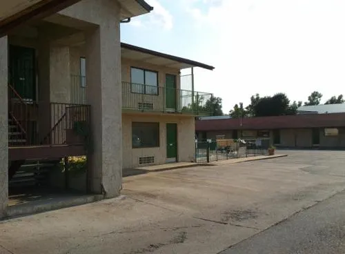 Springdale Inn - Image 1