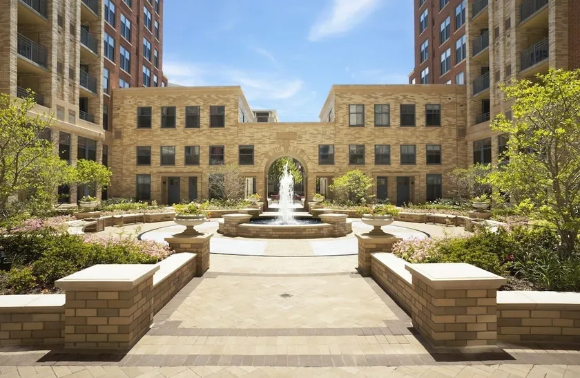 Walkable Alexandria Apts - Image 1