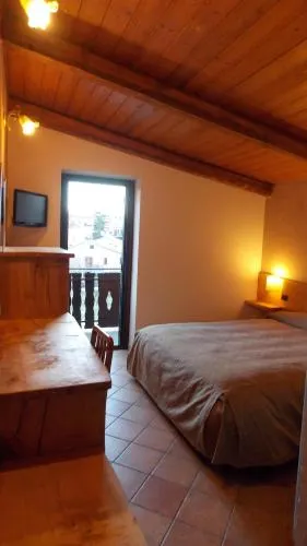 Hotel Altopiano Delle Rocche - Image 1