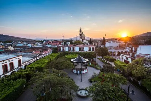 Hotel Plaza Tarasca - Image 1