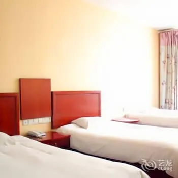 Qingdao Dahaidong Hotel (Licun Pedestrian Street Weike Plaza) - Image 1
