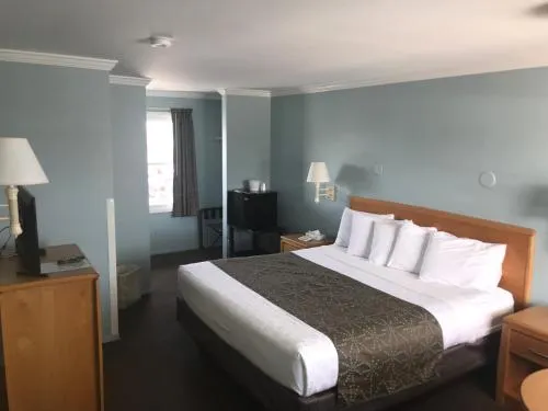 Surfside Motel - Image 1