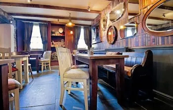 Victoria Inn - Image 1
