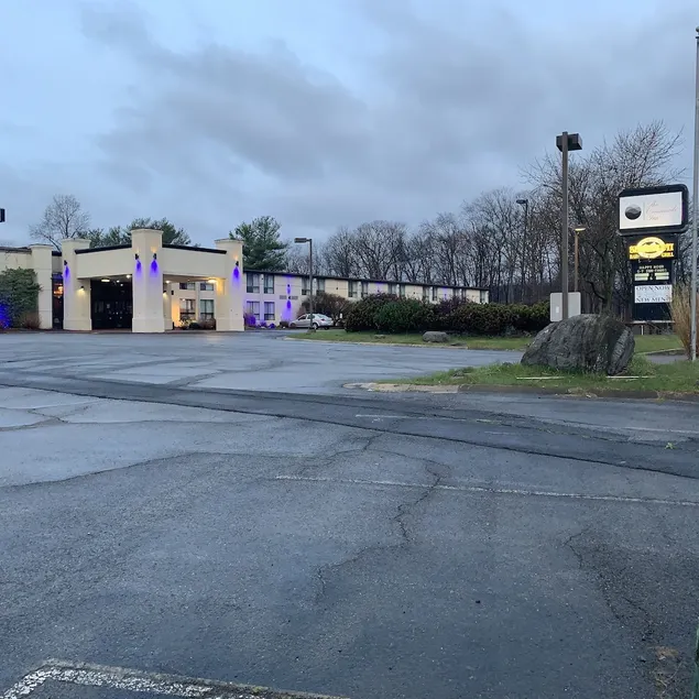 Howard Johnson by Wyndham Bartonsville Poconos Area - Image 1