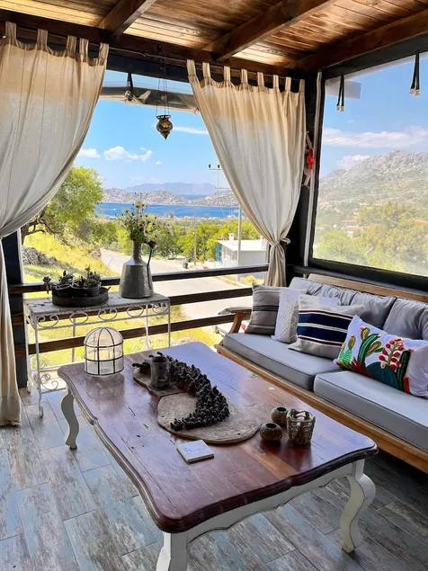 Valentina Tiny House with Sea View - Image 1