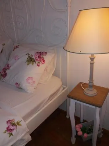 Vintage Holiday Home - Image 1