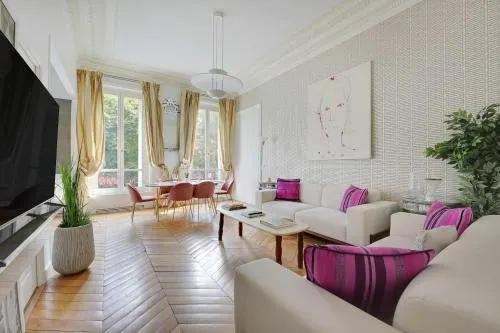 Fancy Home in Central Paris 2BR4P Champs Elysees - Image 1