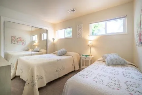 Island Cottage your home away from home - Image 1