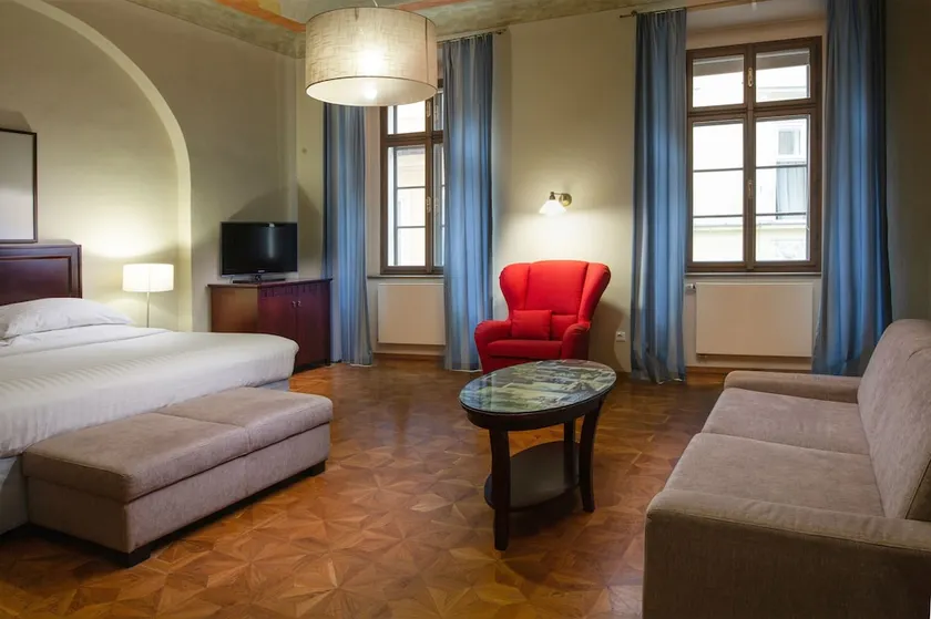 Lokal Inn - Image 1