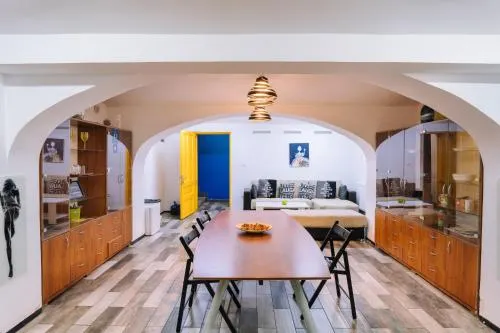 Design Loft - Image 1