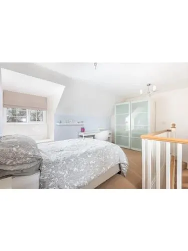 Pass the Keys | Spacious, modern & tasteful townhouse for up to 8! - Image 1