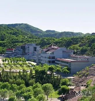 CHENGDE WENGUAN HOTEL - Image 1