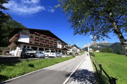 Hotel Arnica - Image 1