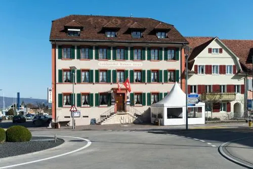 Landgasthof Weisses Kreuz - Image 1