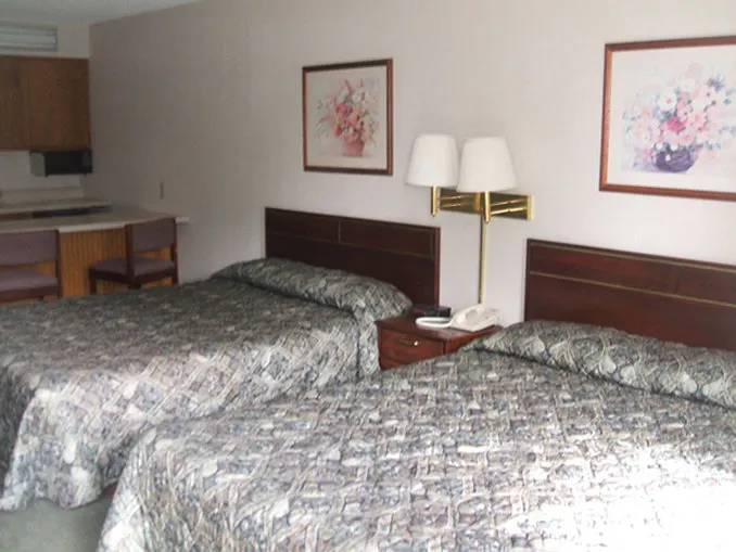 Scottish Inns & Suites Springdale - Image 1
