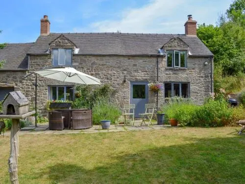 1 Bedroom Accommodation in Waterhouses, Near Leek - Image 1