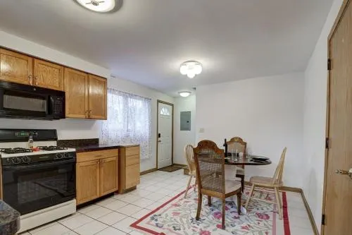 David’s Vacation Escapes Getaway Sleeps 6 - Image 1