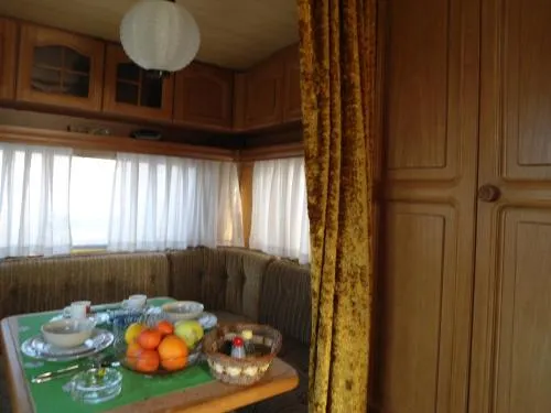 Caravan Granichar 1 - Image 1