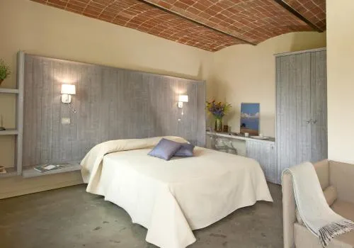 Cascina Cerola Farm Stay - Image 1