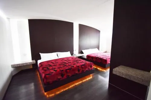 Hotel & Suites Ferri - Image 1