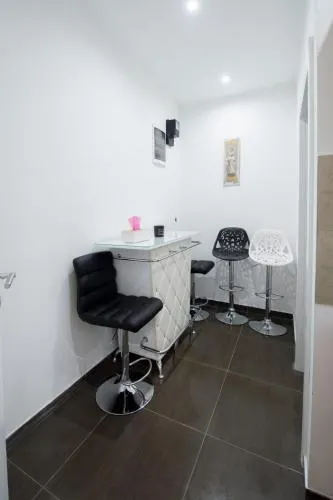 Apartman Slay - Image 1