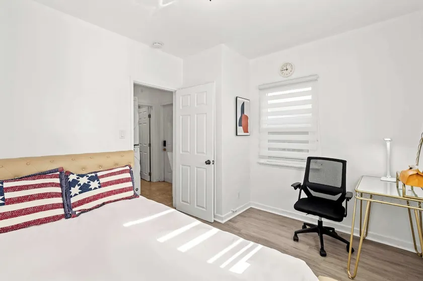 Cozy Home Near LA With Full Kitchen Laundry - Image 1