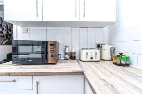Lovely 2 Bedroom in Lower Clapton - Image 1