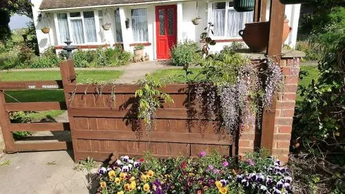 The Pebbles Cottage - Image 1